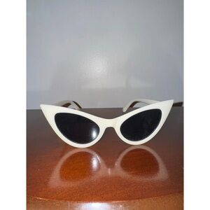Elegant White Cat-Eye Sunglasses